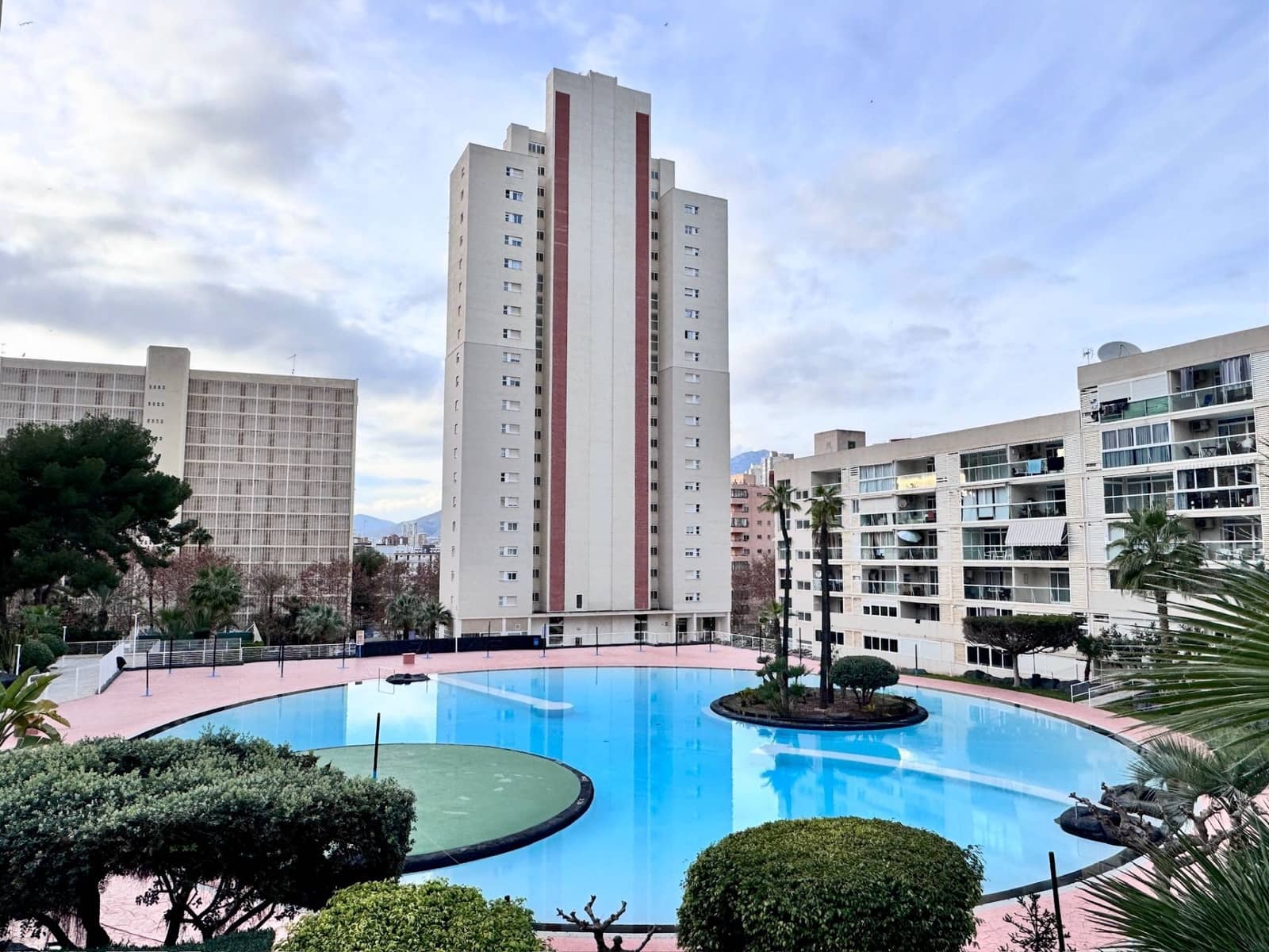 1 soverom Leilighet til salgs i Benidorm med svømmebasseng garasje - € 237 000 (Ref: 9807368)