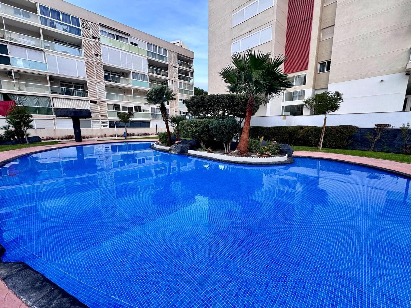 1 soverom Leilighet til salgs i Benidorm med svømmebasseng garasje - € 237 000 (Ref: 9807368)