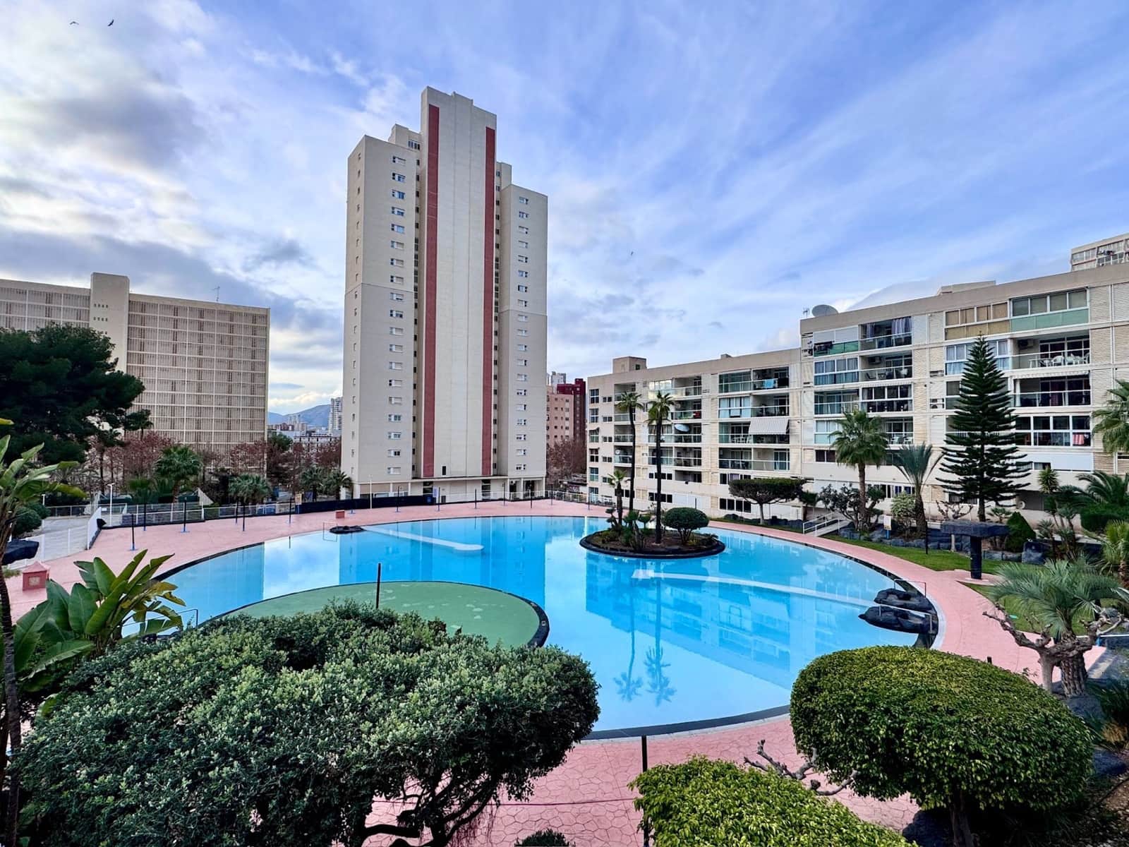 1 soverom Leilighet til salgs i Benidorm med svømmebasseng garasje - € 237 000 (Ref: 9807368)