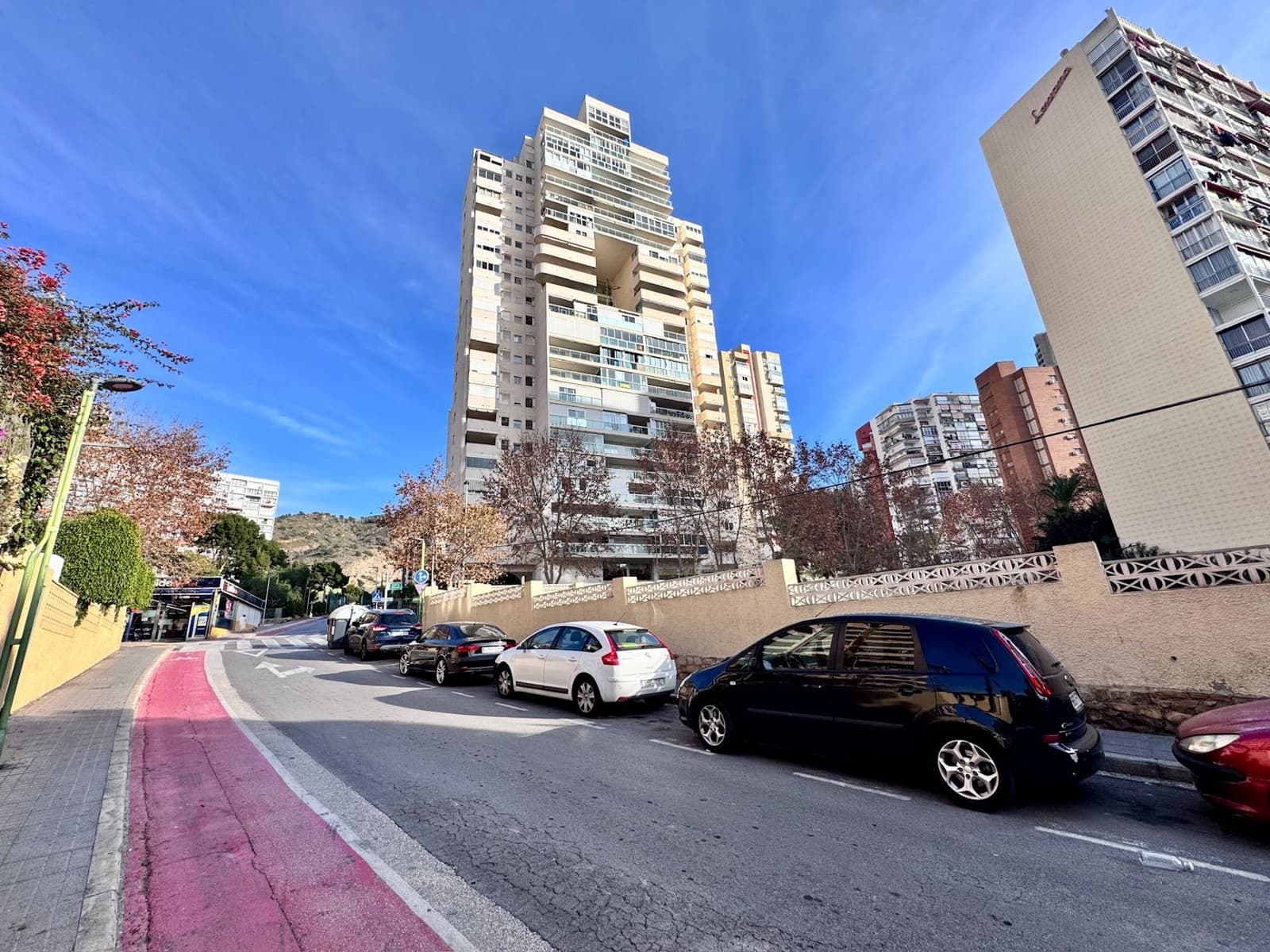 1 soverom Leilighet til salgs i Benidorm med svømmebasseng garasje - € 237 000 (Ref: 9807368)