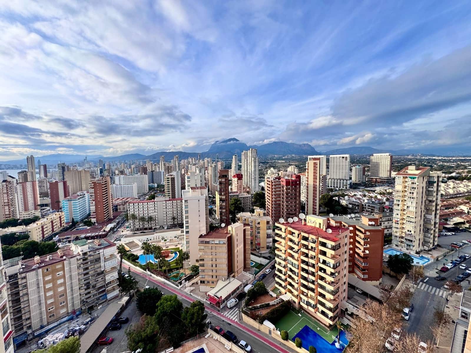 1 soverom Leilighet til salgs i Benidorm med svømmebasseng garasje - € 237 000 (Ref: 9807368)