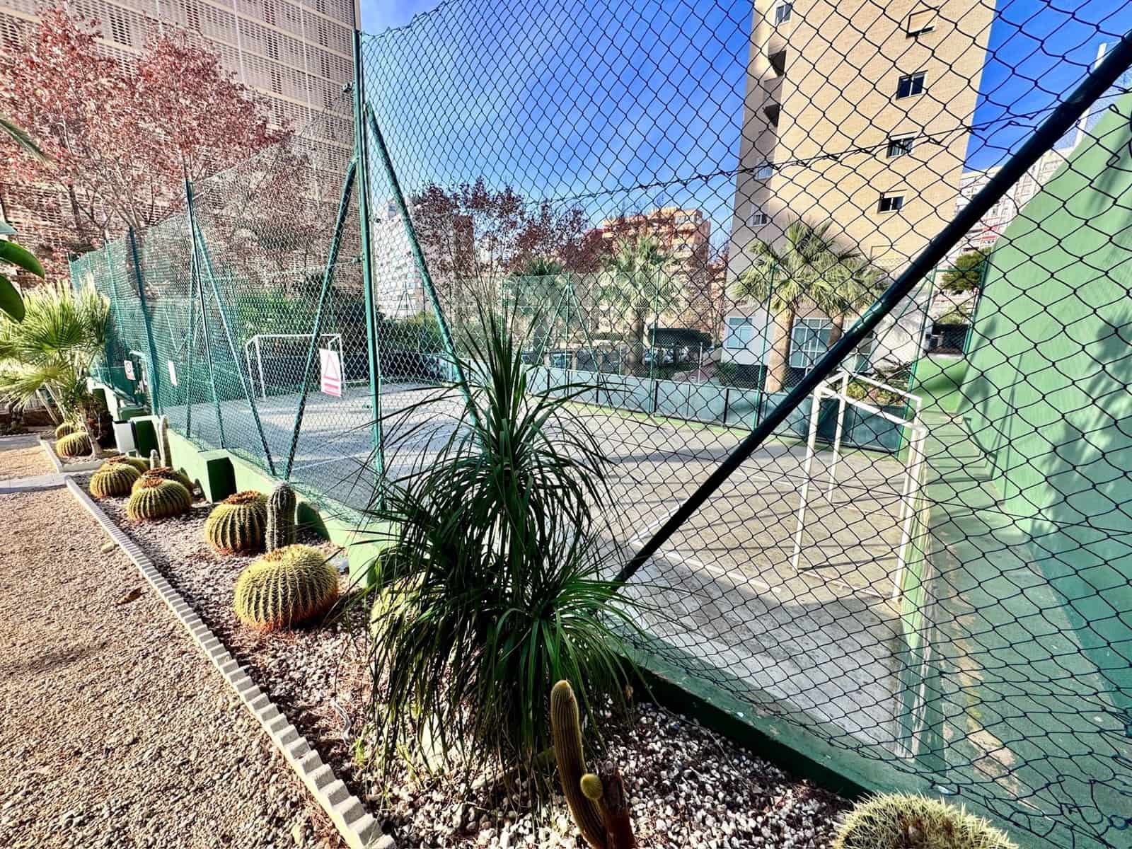 1 soverom Leilighet til salgs i Benidorm med svømmebasseng garasje - € 237 000 (Ref: 9807368)