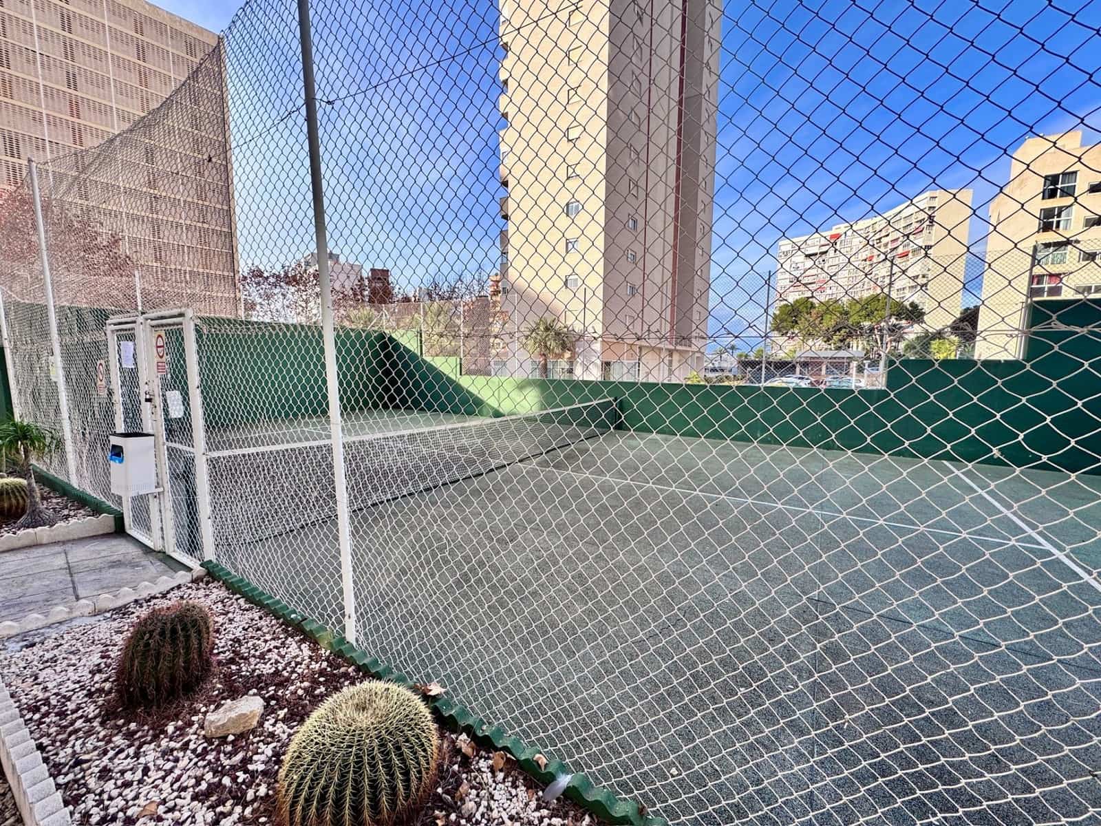 1 soverom Leilighet til salgs i Benidorm med svømmebasseng garasje - € 237 000 (Ref: 9807368)