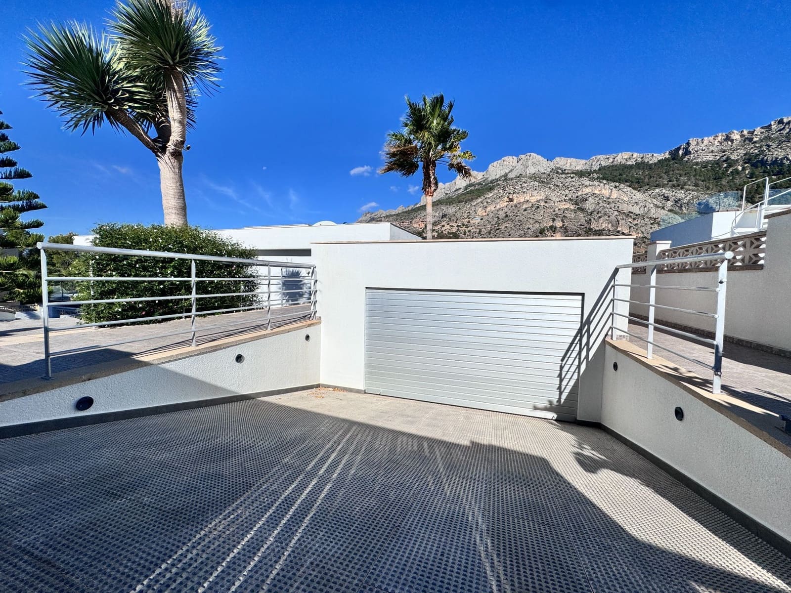 Chalet de 4 habitaciones en Altea en venta con piscina garaje - 1.200.000 € (Ref: 9903841)