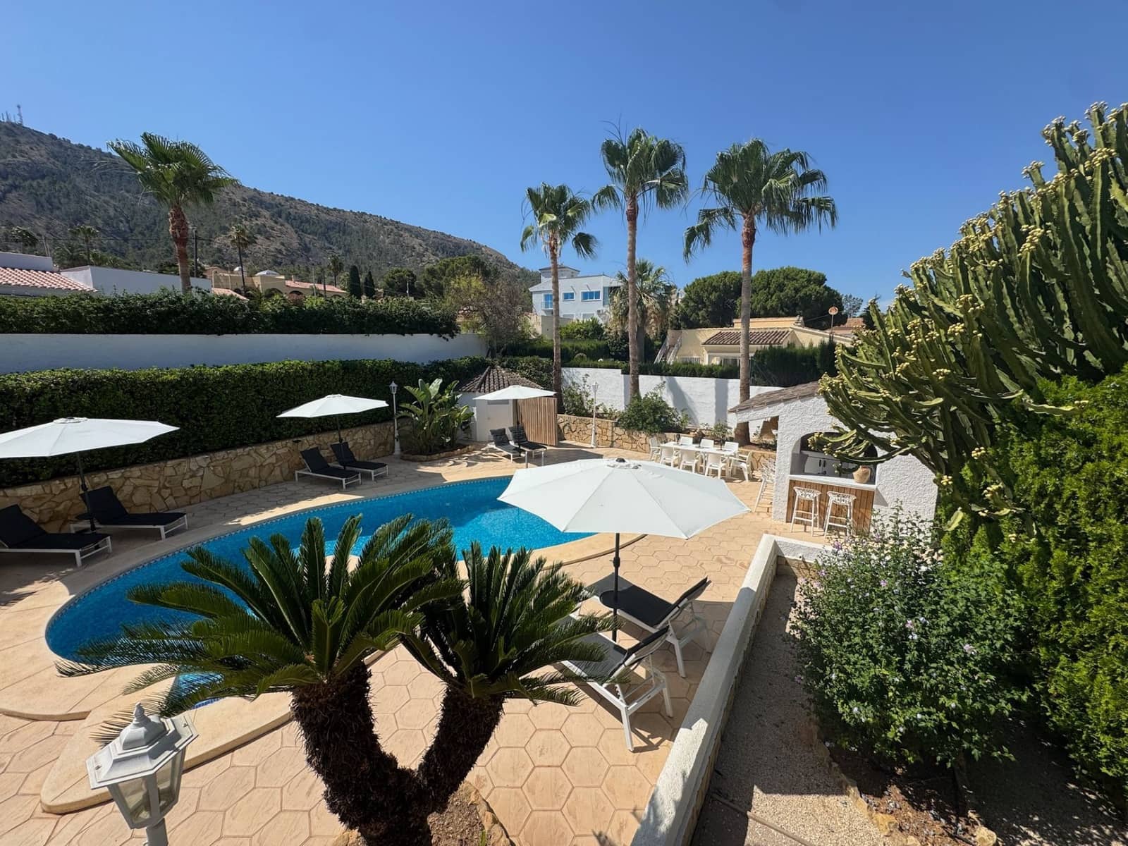 6 sovrum Villa till salu i Albir med pool garage - 1 795 000 € (Ref: 9952000)