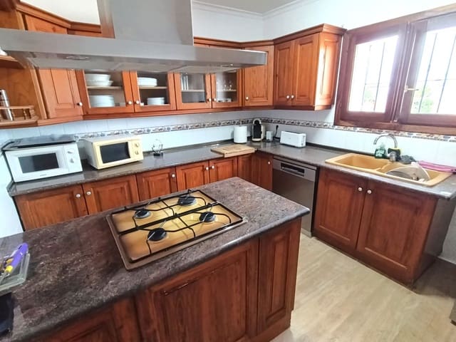 3 bedroom Finca/Country House for rent in Benissa with pool - € 1,250 (Ref: 10033422)