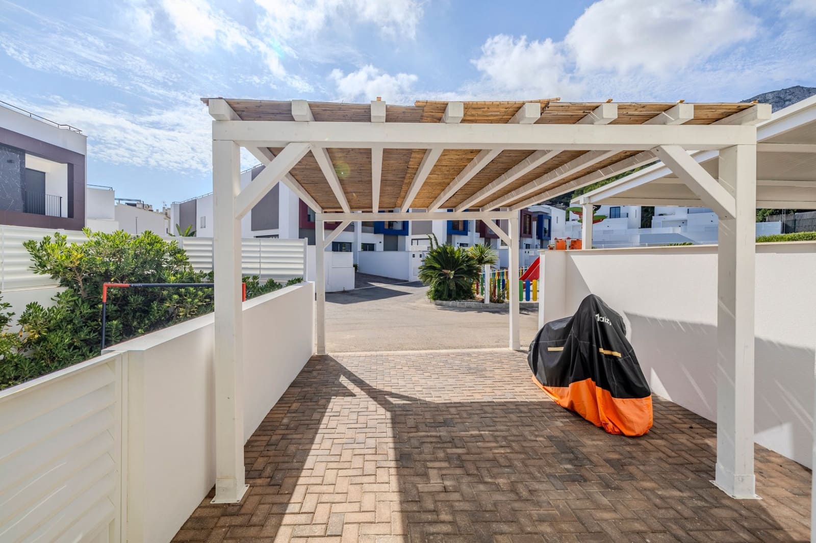 3 bedroom Villa for sale in Denia with pool garage - € 499,000 (Ref: 10054623)