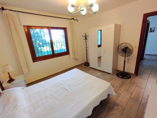 Chalet de 3 habitaciones en Calpe / Calp en alquiler con piscina garaje - 1.000 € (Ref: 10061246)