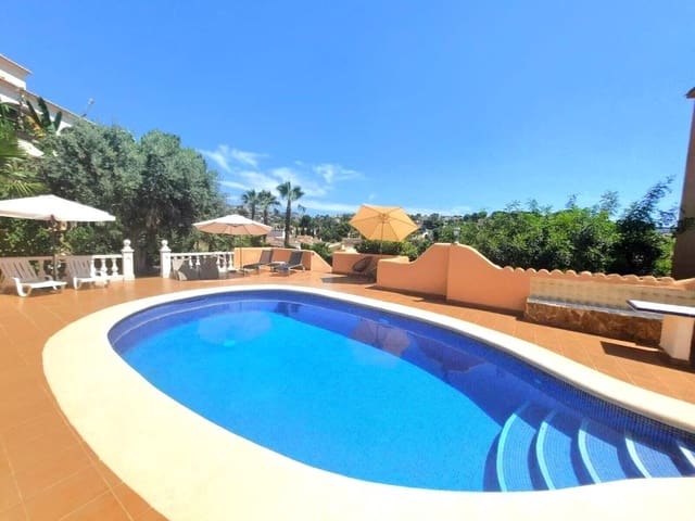 5 bedroom Villa for rent in Benissa - € 3,000 (Ref: 10101543)