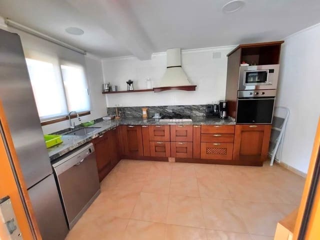 5 bedroom Villa for rent in Benissa - € 3,000 (Ref: 10101543)