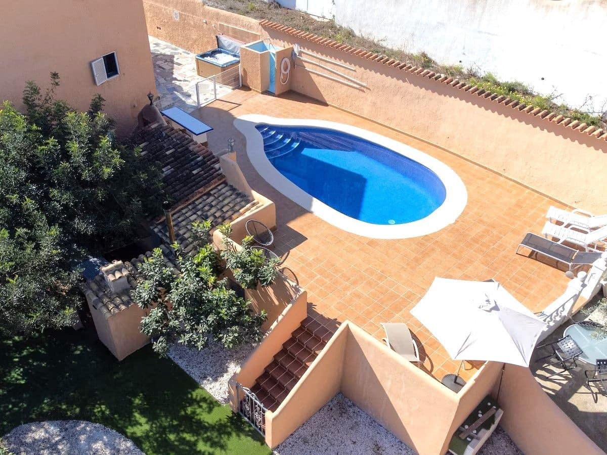 5 bedroom Villa for rent in Benissa with pool garage - € 3,000 (Ref: 10101543)