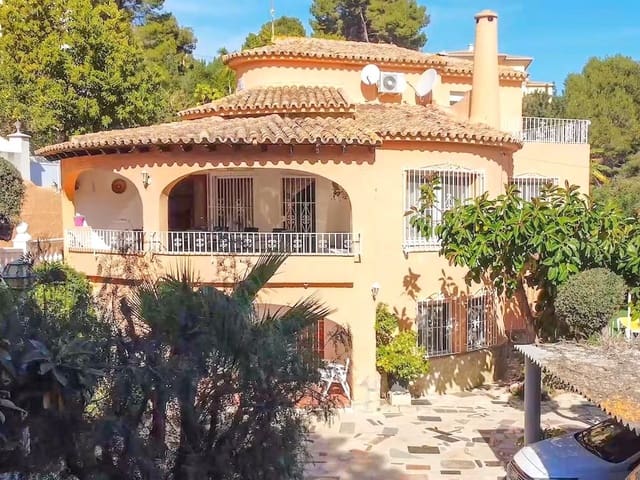 5 bedroom Villa for rent in Benissa - € 3,000 (Ref: 10101543)