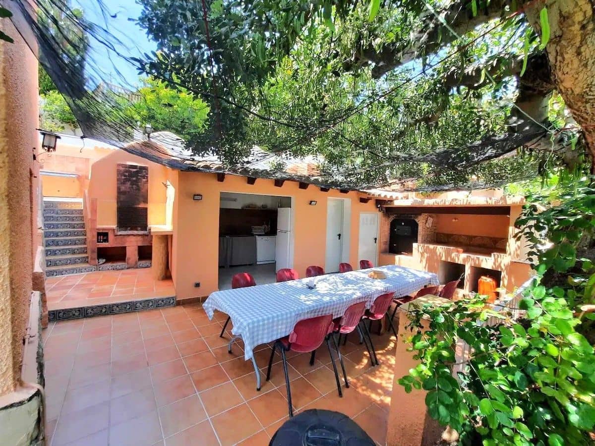 5 bedroom Villa for rent in Benissa with pool garage - € 3,000 (Ref: 10101543)