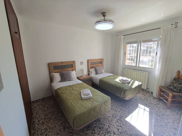 5 bedroom Villa for rent in Benissa - € 3,000 (Ref: 10101543)