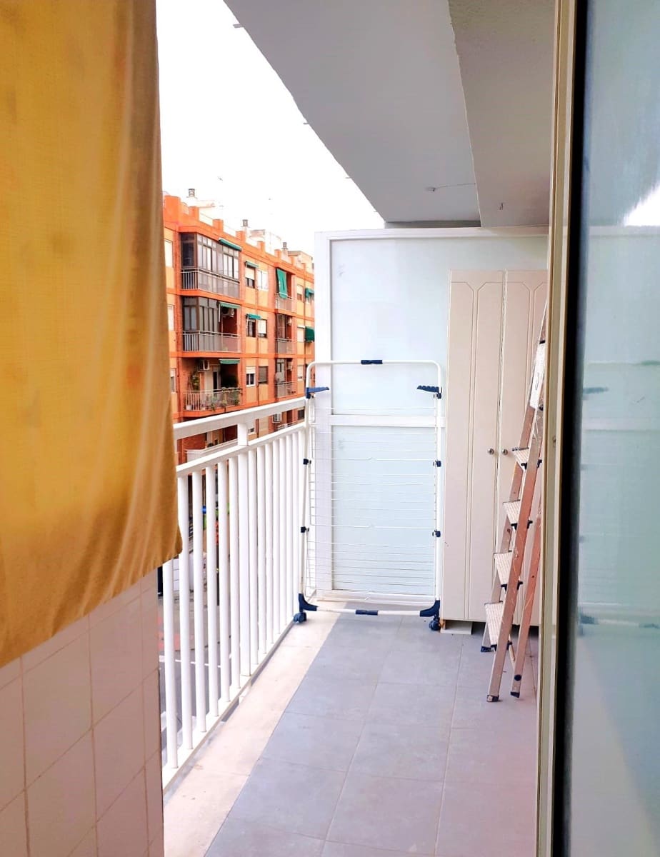 2 makuuhuone Asunto myytävänä paikassa Alicante kaupunki - 159 000 € (Ref: 10141653)