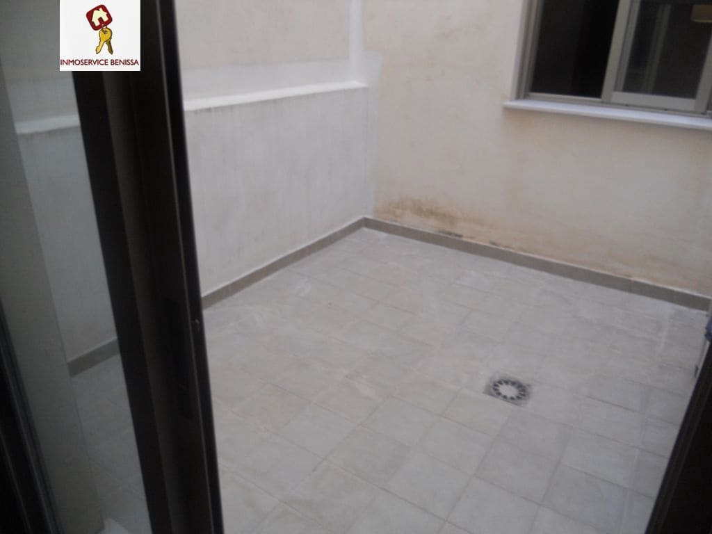 2 slaapkamer Flat te huur in Benissa met garage - € 650 (Ref: 10173158)