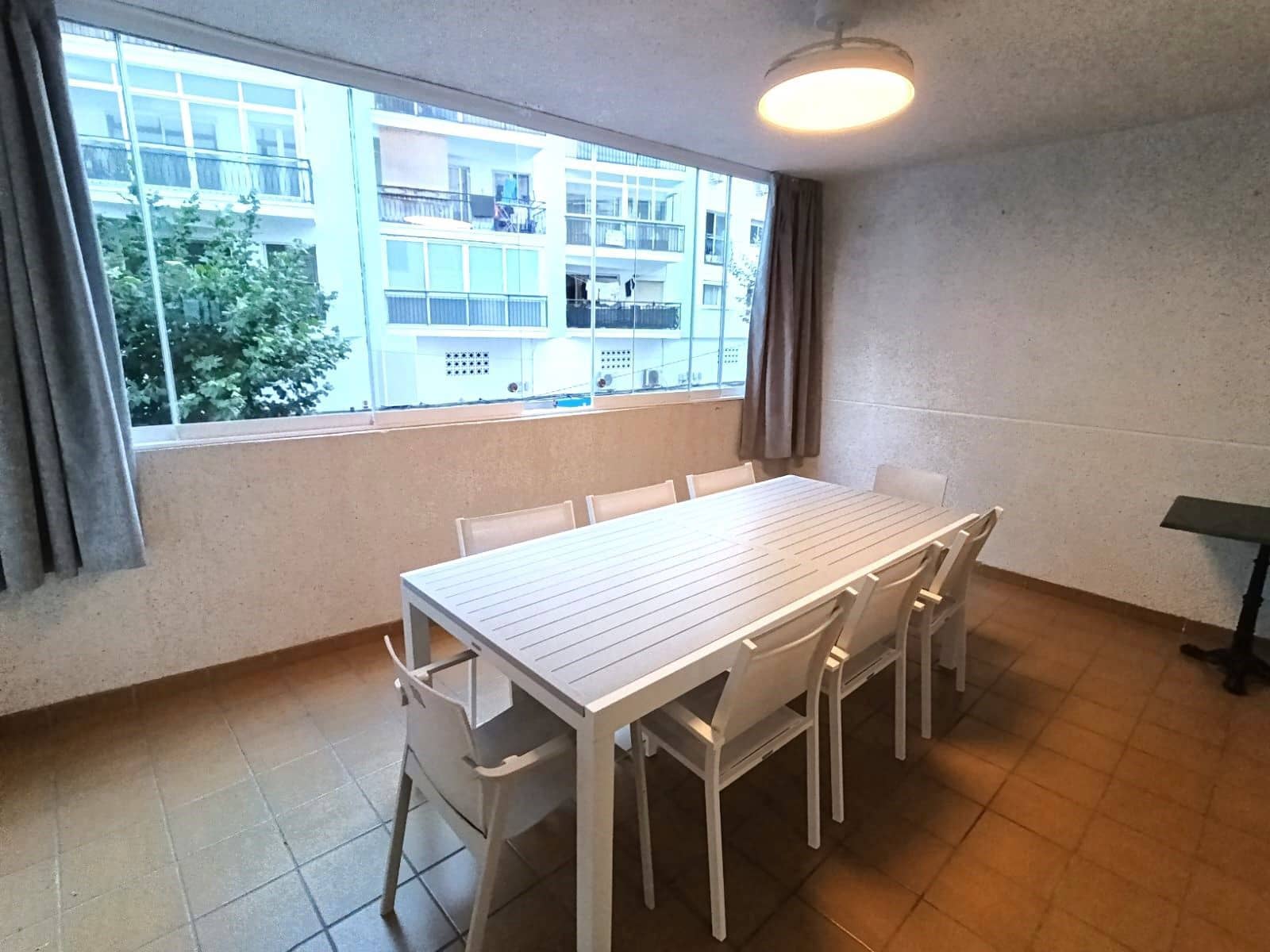 3 soverom Leilighet til leie i Calpe / Calp med svømmebasseng - € 1 200 (Ref: 10176341)