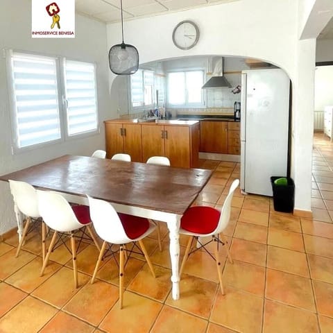 4 bedroom Villa for sale in Moraira, Teulada-Moraira with pool - € 595,000 (Ref: 4635954)