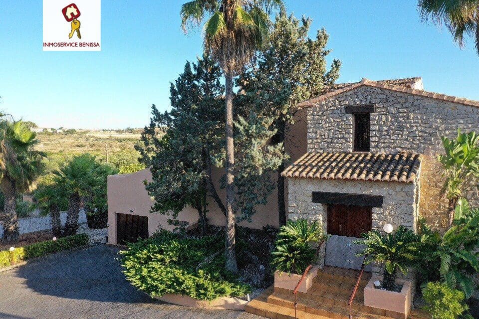 Chalet de 4 habitaciones en Benissa en venta con piscina - 1.295.000 € (Ref: 6290971)