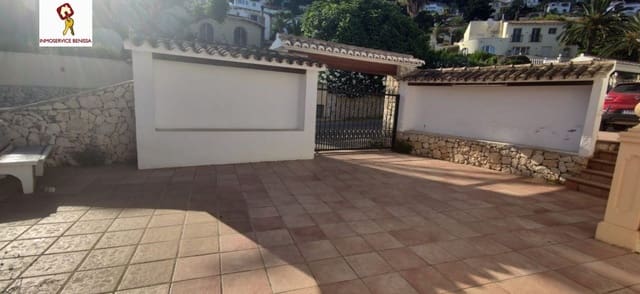 Villa for sale in Benissa with pool garage - € 610,000 (Ref: 7158950)