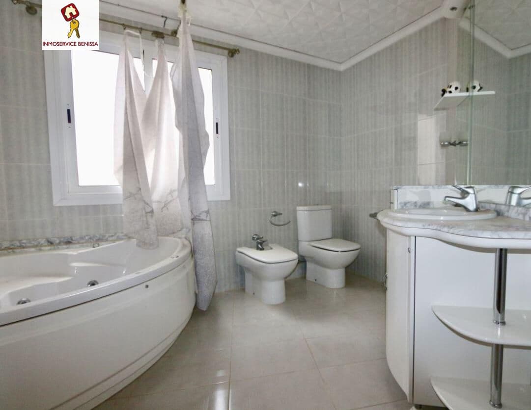 8 soveværelse Byhus til salg i Benissa - € 300.000 (Ref: 7784724)