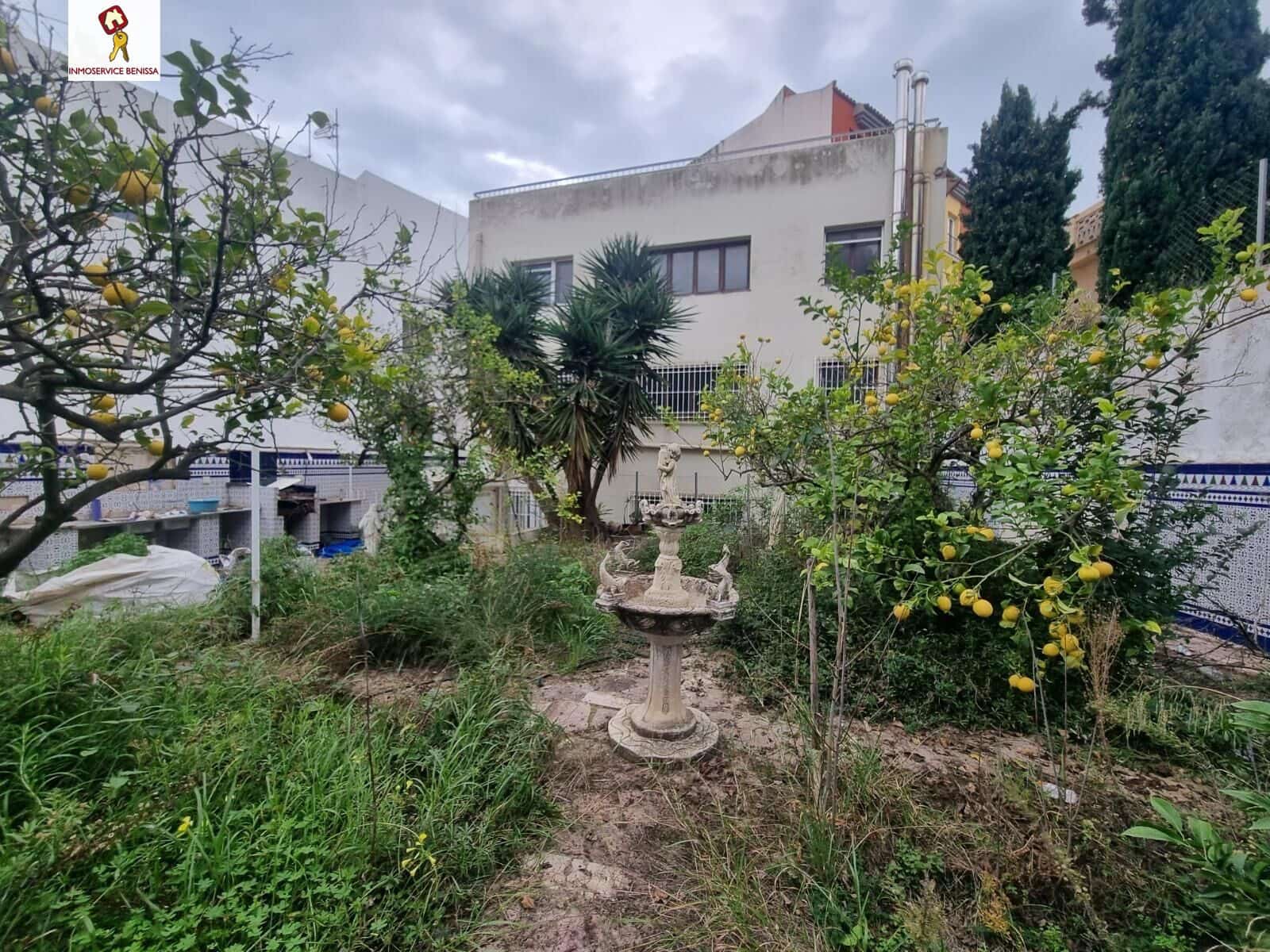 8 soveværelse Byhus til salg i Benissa - € 300.000 (Ref: 7784724)