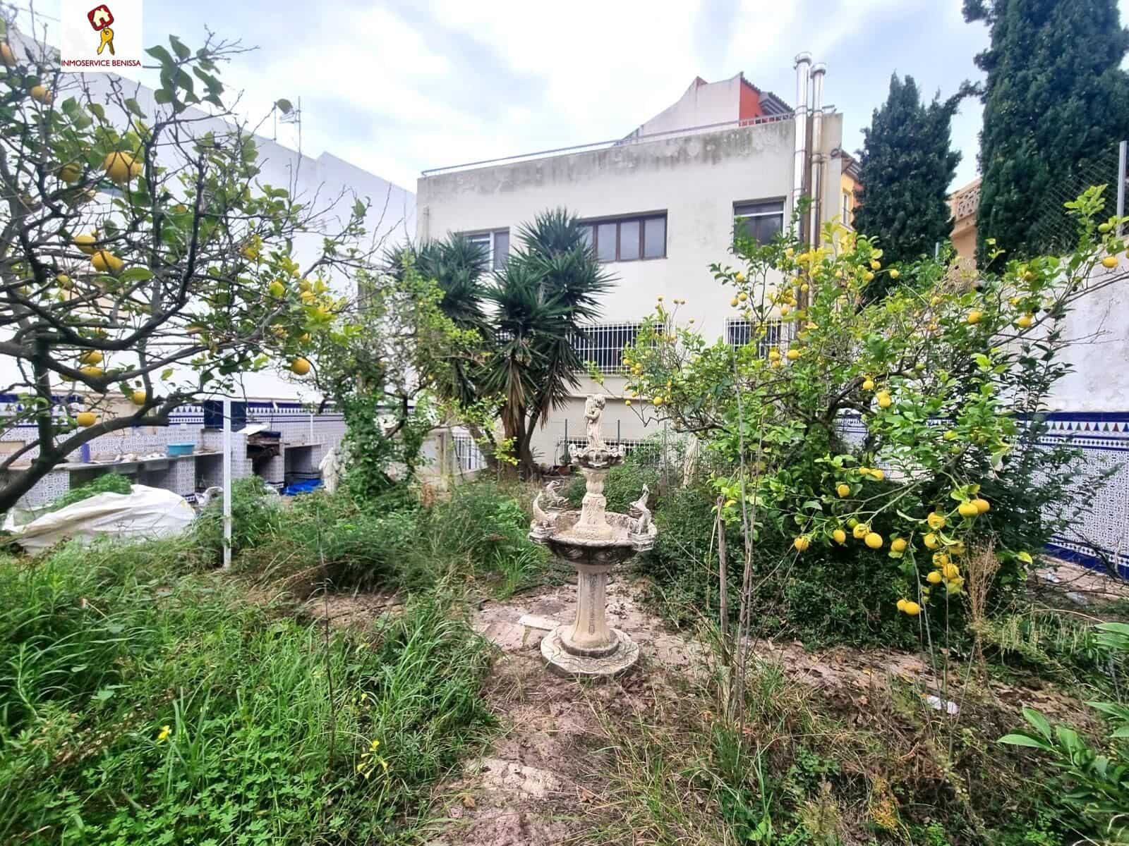 8 soveværelse Byhus til salg i Benissa - € 300.000 (Ref: 7784724)