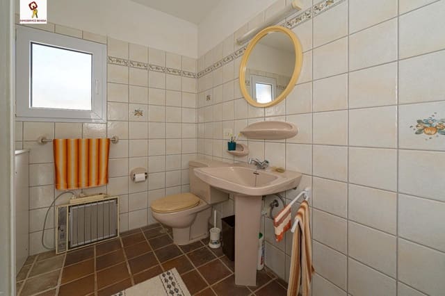 3 bedroom Villa for sale in Moraira, Teulada-Moraira with pool - € 679,000 (Ref: 8825072)