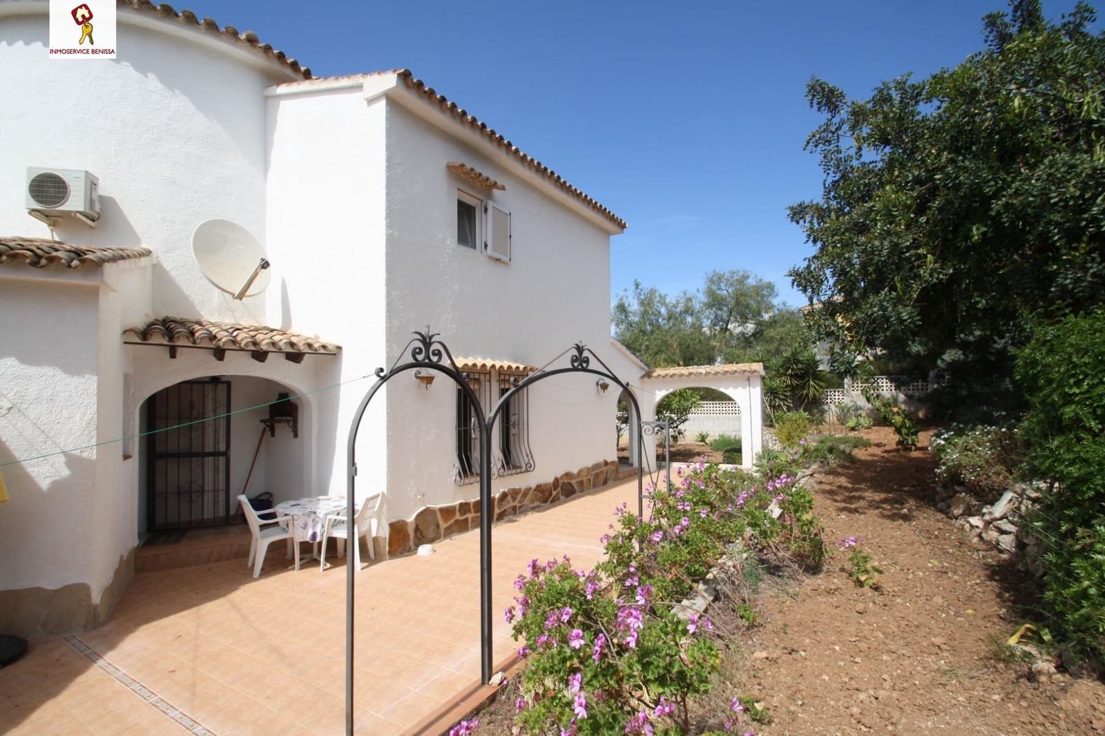 3 bedroom Villa for sale in Moraira with pool - € 679,000 (Ref: 8825072)
