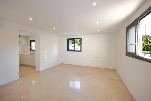 Chalet de 4 habitaciones en Calpe / Calp en venta con piscina - 840.000 € (Ref: 9349544)