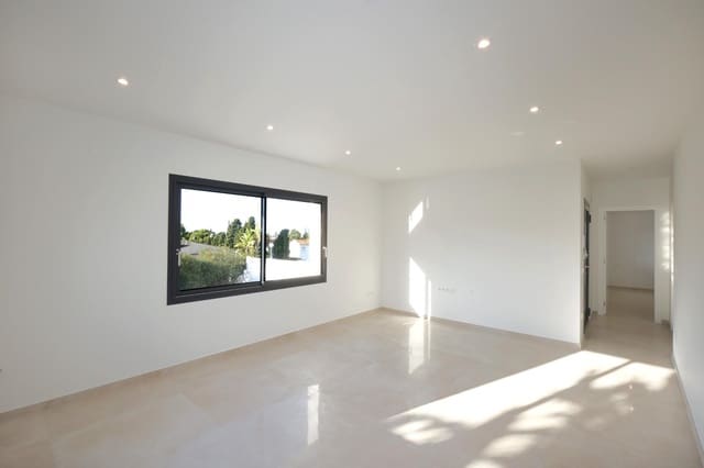 Chalet de 4 habitaciones en Calpe / Calp en venta con piscina - 840.000 € (Ref: 9349544)
