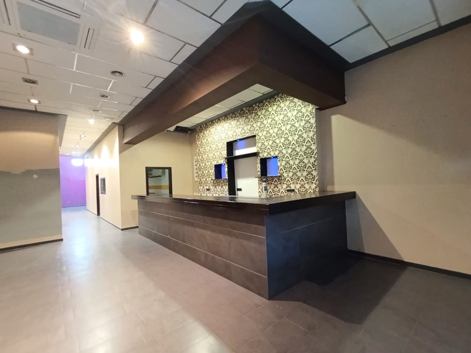 Kaupallinen vuokrattavana paikassa Benissa - 850 € (Ref: 9550740)