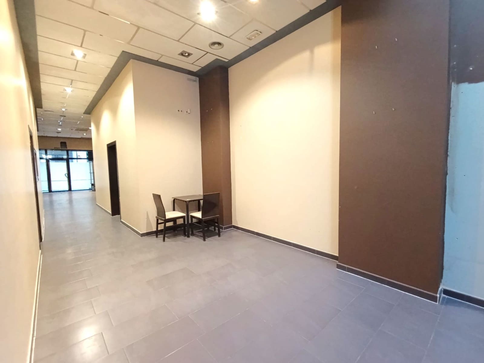 Kaupallinen vuokrattavana paikassa Benissa - 850 € (Ref: 9550740)