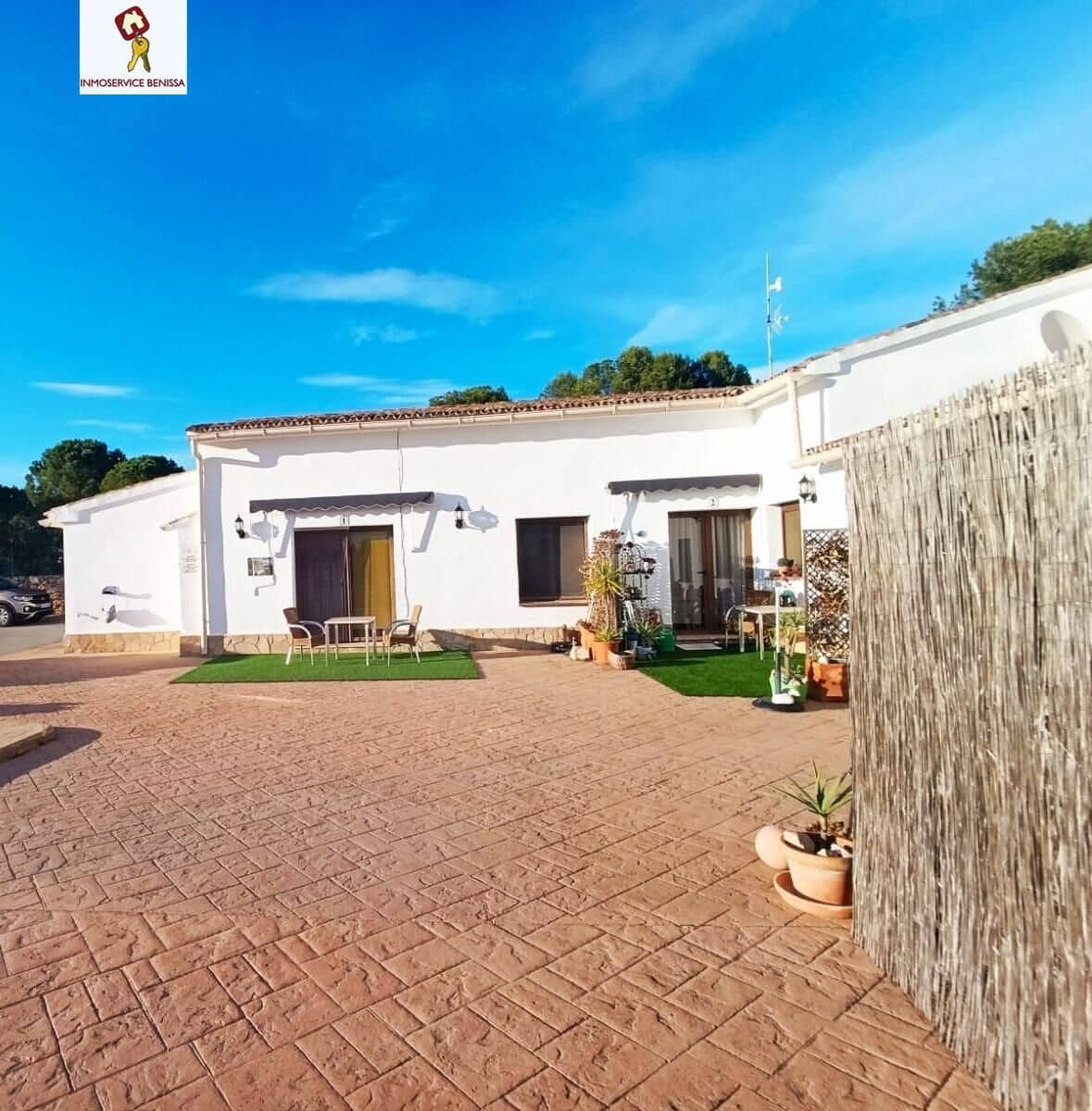 Chalet de 2 habitaciones en Benissa en alquiler con piscina garaje - 950 € (Ref: 9550743)