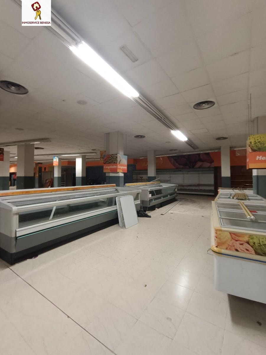 Kaupallinen vuokrattavana paikassa Benissa mukana 
autotalli - 5 000 € (Ref: 9550746)