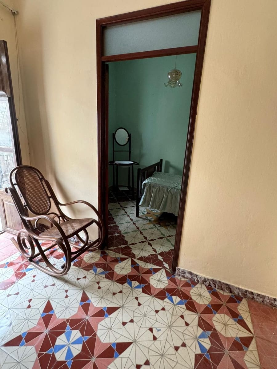 5 soverom Villa til salgs i Benidoleig med garasje - € 160 000 (Ref: 9550749)