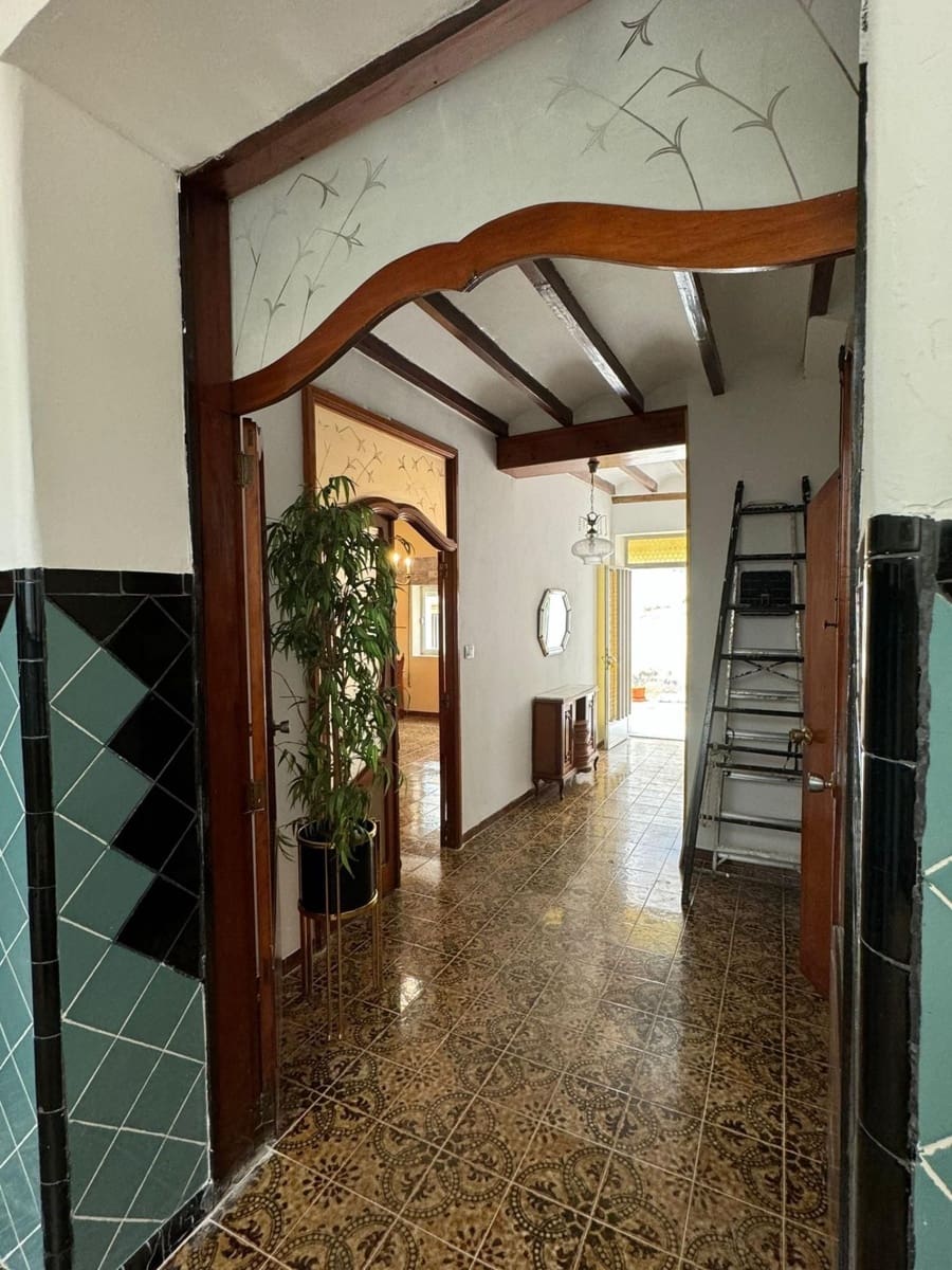 5 soverom Villa til salgs i Benidoleig med garasje - € 160 000 (Ref: 9550749)