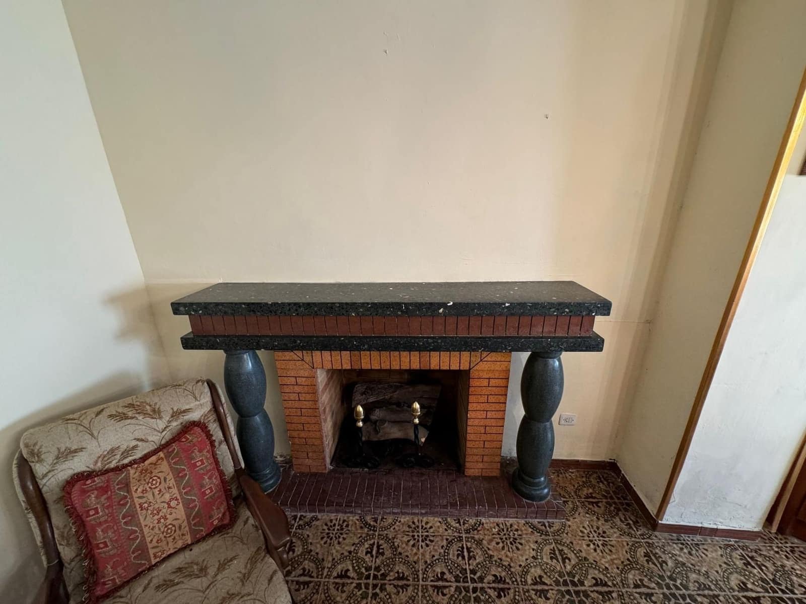 5 soverom Villa til salgs i Benidoleig med garasje - € 160 000 (Ref: 9550749)