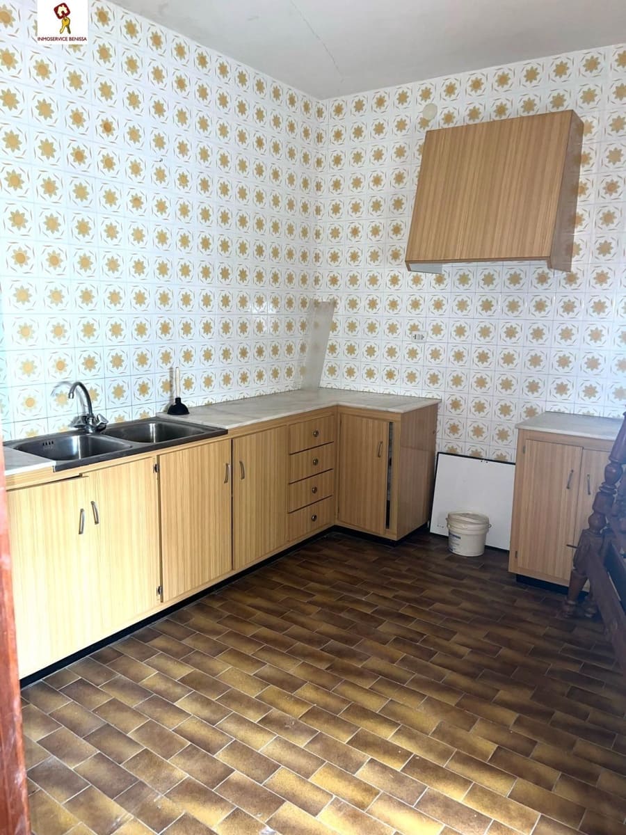 5 soverom Hus til salgs i Benissa med garasje - € 255 000 (Ref: 9550767)