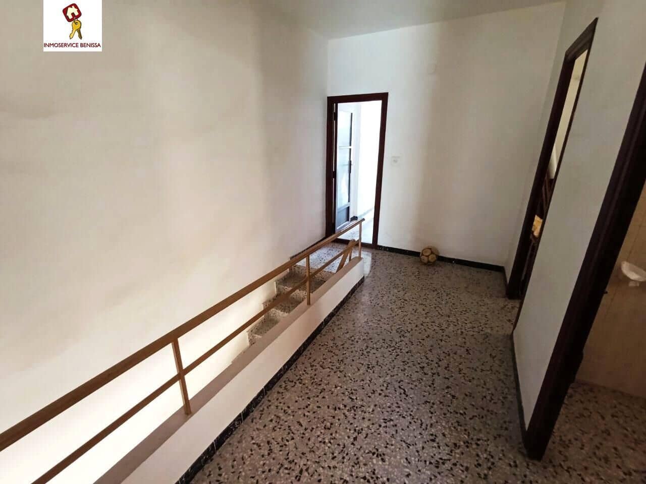 7 soveværelse Byhus til salg i Benissa med garage - € 360.000 (Ref: 9550776)