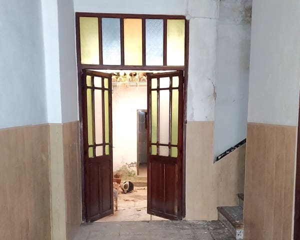 3 makuuhuone Omakotitalo myytävänä paikassa Benissa mukana 
autotalli - 140 000 € (Ref: 9550782)