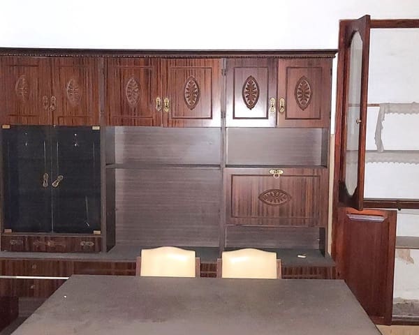 3 makuuhuone Omakotitalo myytävänä paikassa Benissa mukana 
autotalli - 140 000 € (Ref: 9550782)