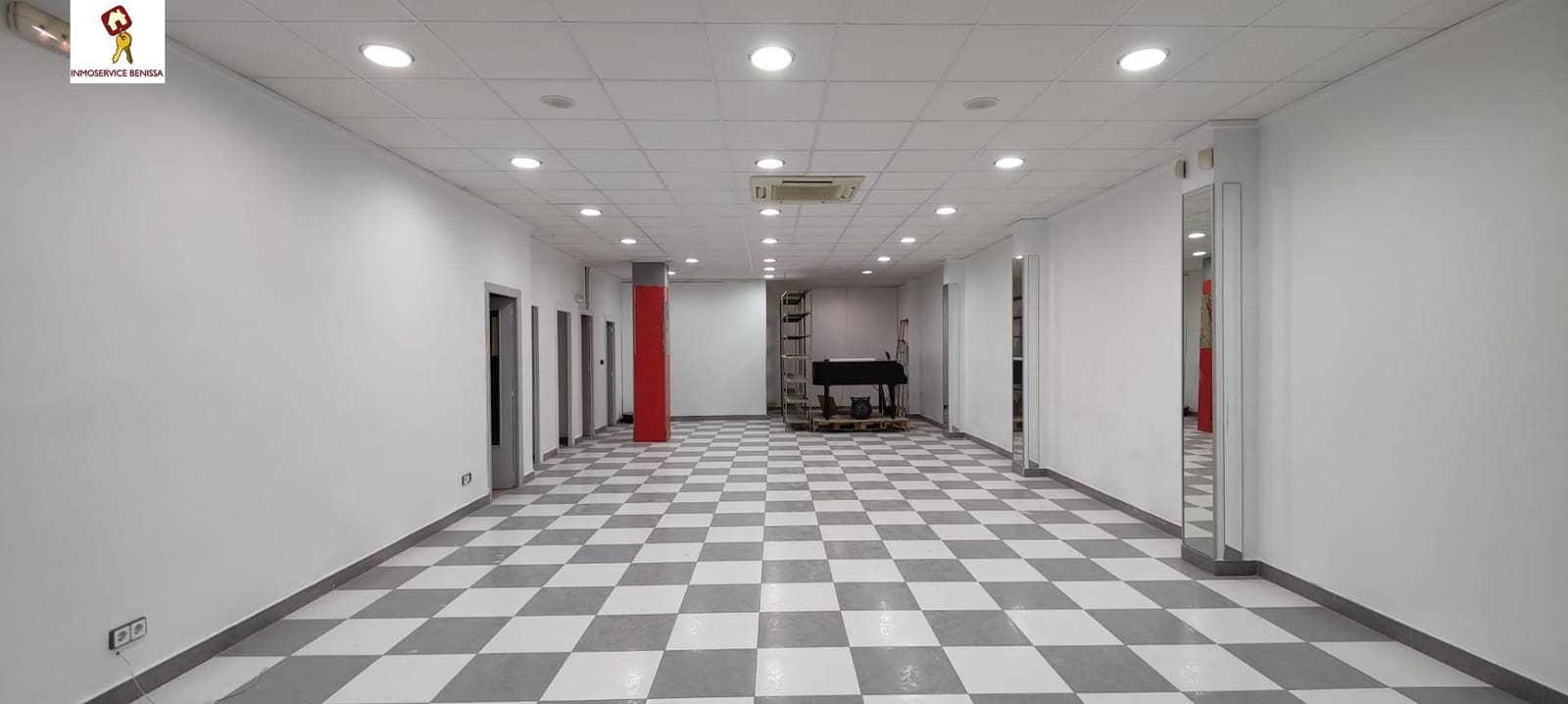 Kaupallinen vuokrattavana paikassa Benissa mukana 
autotalli - 600 € (Ref: 9550787)