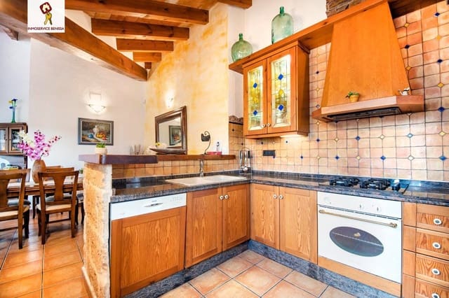 3 soveværelse Villa til salg i Benissa med swimmingpool garage - € 550.000 (Ref: 9550789)