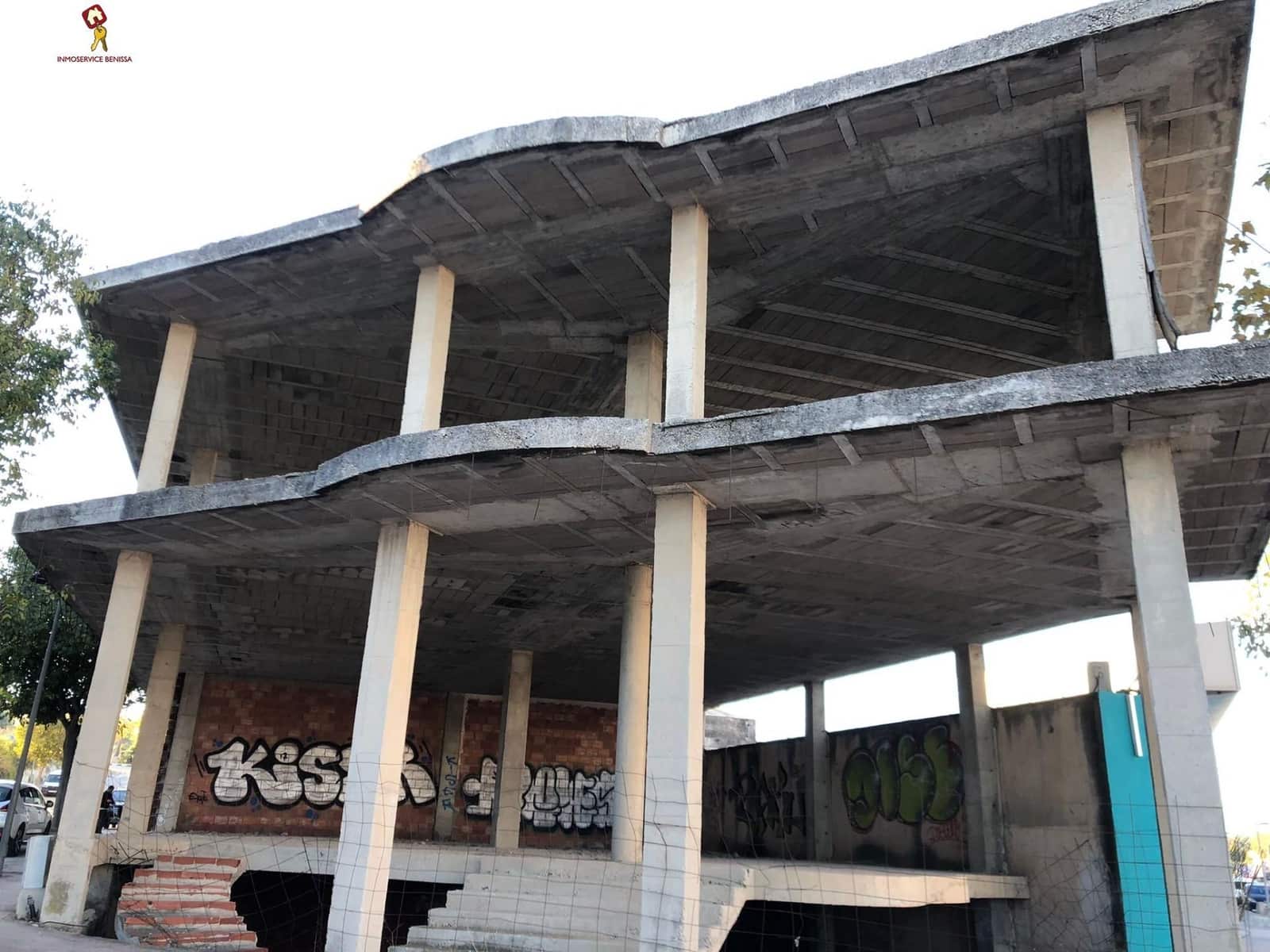 Kaupallinen vuokrattavana paikassa Benissa mukana 
autotalli - 3 500 € (Ref: 9550790)