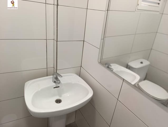 Commercial for rent in Benissa with garage - € 700 (Ref: 9550795)