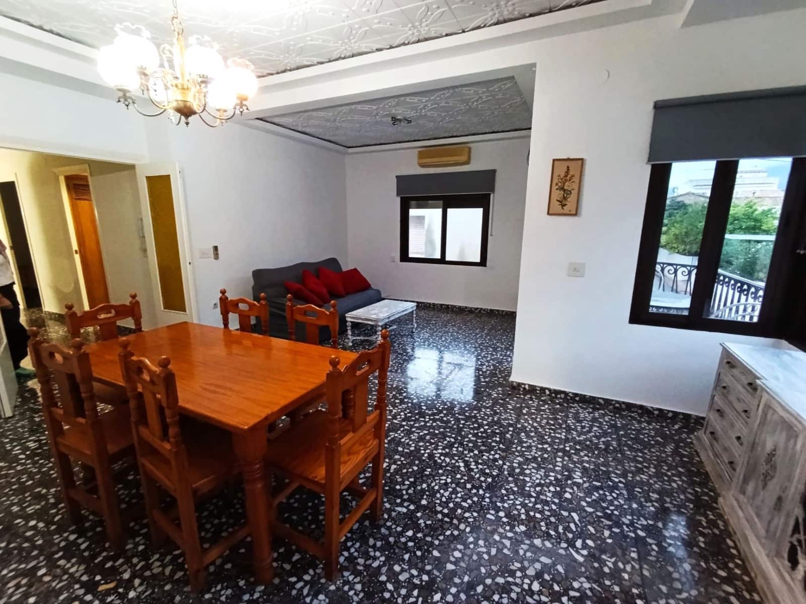 3 makuuhuone Huoneisto vuokrattavana paikassa Lliber - 700 € (Ref: 9585384)