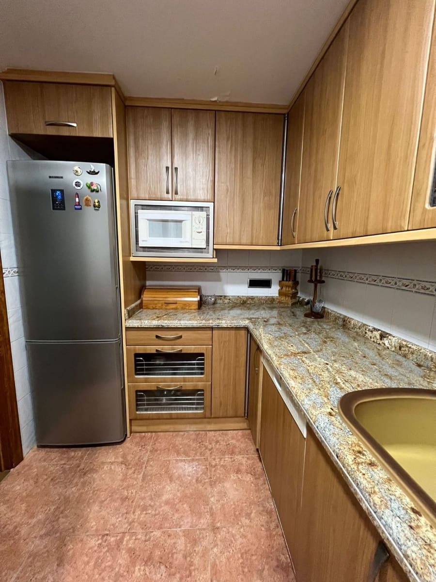 Appartement de 3 chambres à louer à Benissa - 900 € (Ref: 9594629)