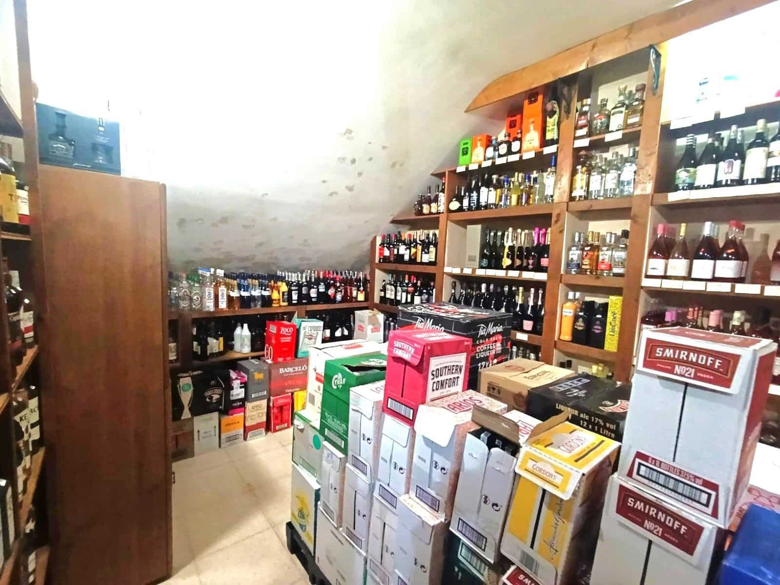 Commercial for sale in Moraira with garage - € 220,000 (Ref: 9625314)