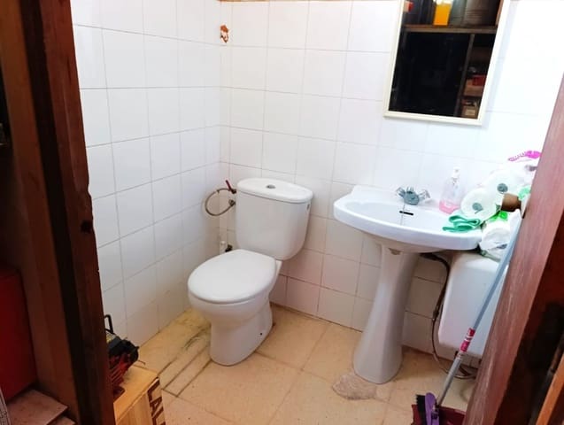 Commercial for sale in Moraira, Teulada-Moraira with garage - € 220,000 (Ref: 9625314)